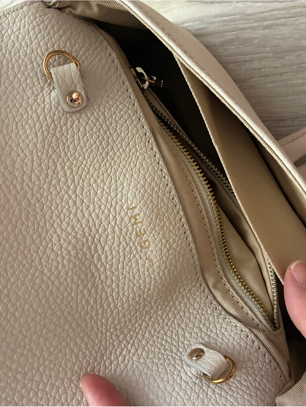 M.Gemi- The Francesca tumbled leather wristlet with detachable strap in Ecru - Picture 8 of 12